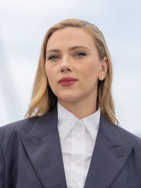 Scarlett Johansson — batalla de aura de Actores