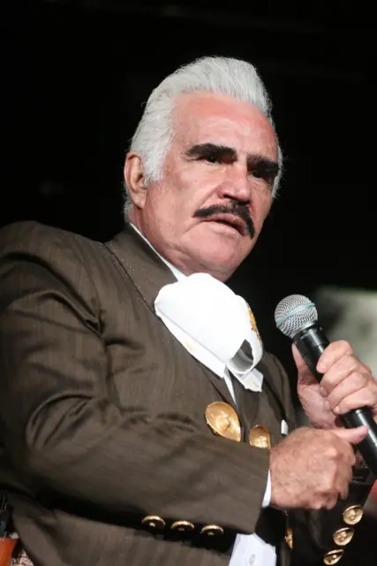 Vicente Fernández — batalla de aura de México