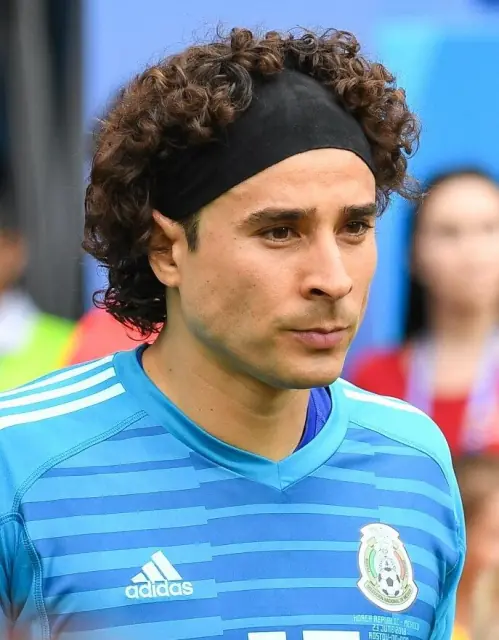 Guillermo Ochoa — batalla de aura de México