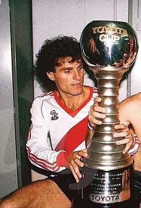 Oscar Ruggeri — batalla de aura de Argentina