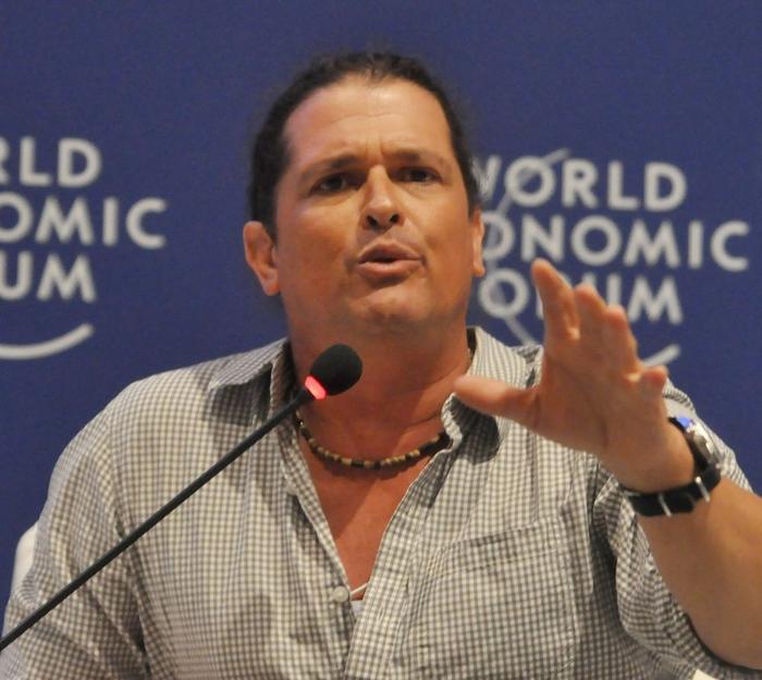 Carlos Vives — batalla de aura de Colombia