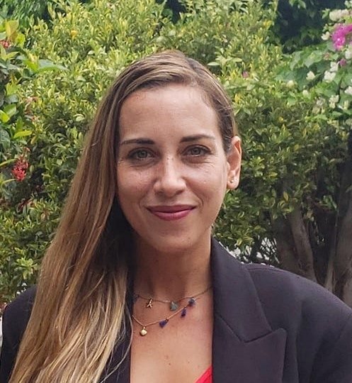 Andrea González Nader — batalla de aura de Ecuador