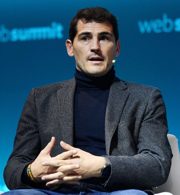 Iker Casillas — batalla de aura de España